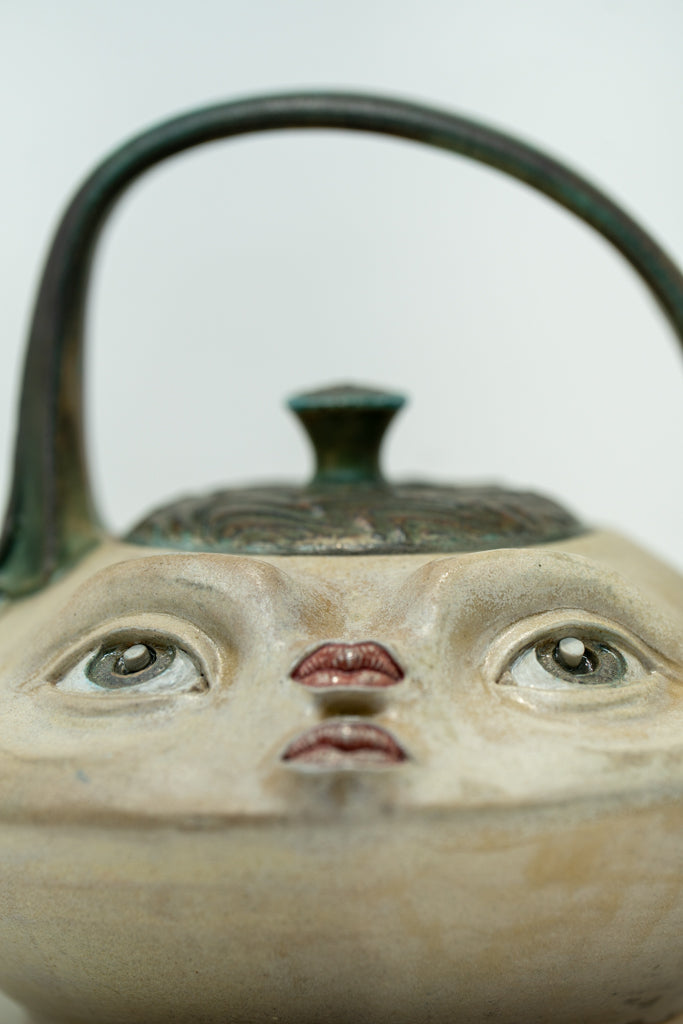 Two Lips Teapot