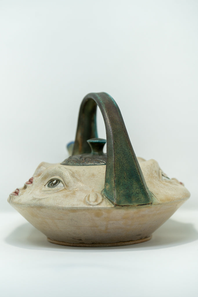 Two Lips Teapot