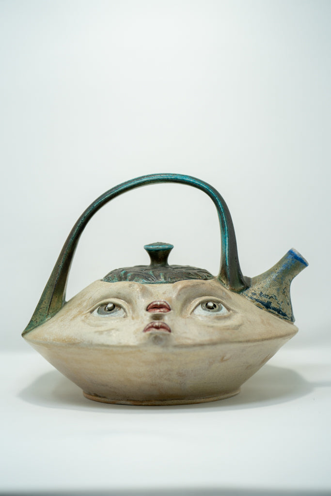 Two Lips Teapot