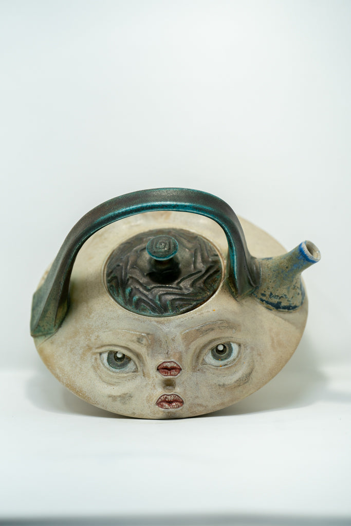 Two Lips Teapot