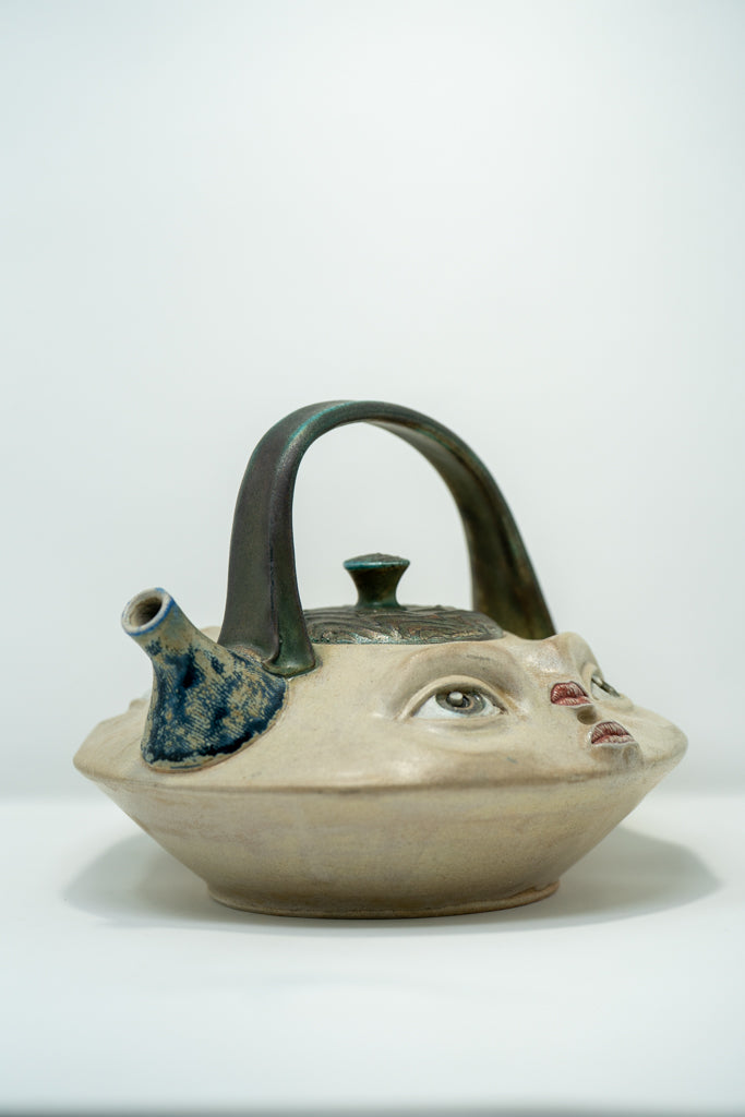 Two Lips Teapot